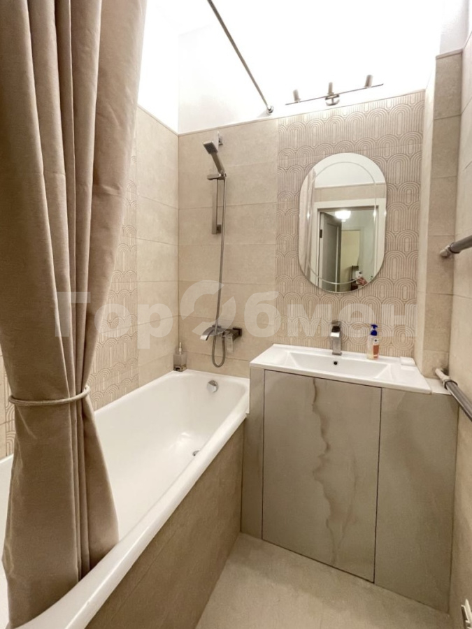 Аренда 2-комнатной квартиры, Москва, Россия,   Студенческая улица