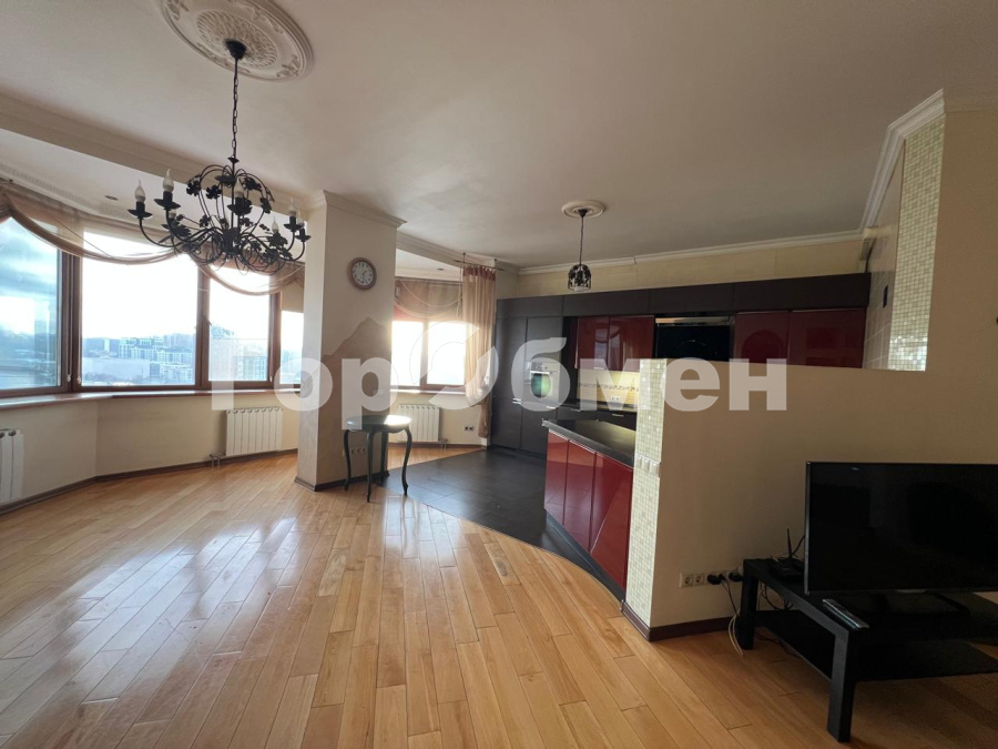 Продажа 3-комнатной квартиры, Москва, Россия,   улица Пырьева