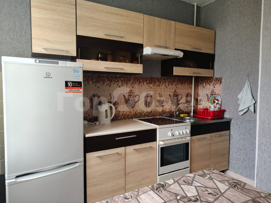 Аренда 2-комнатной квартиры, Москва, Россия,   Загорьевский проезд