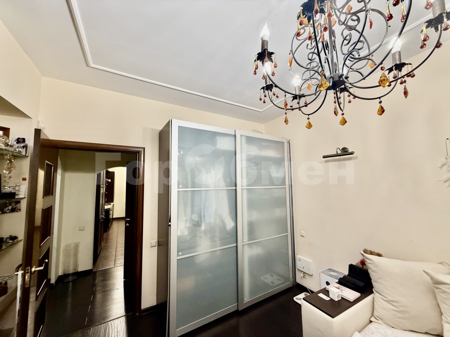 Продажа 2-комнатной квартиры, Москва, Россия,    Кутузовский проспект