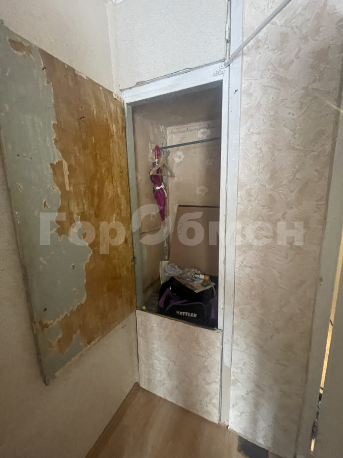 Продажа 2-комнатной квартиры, Москва, Россия,   улица Коминтерна