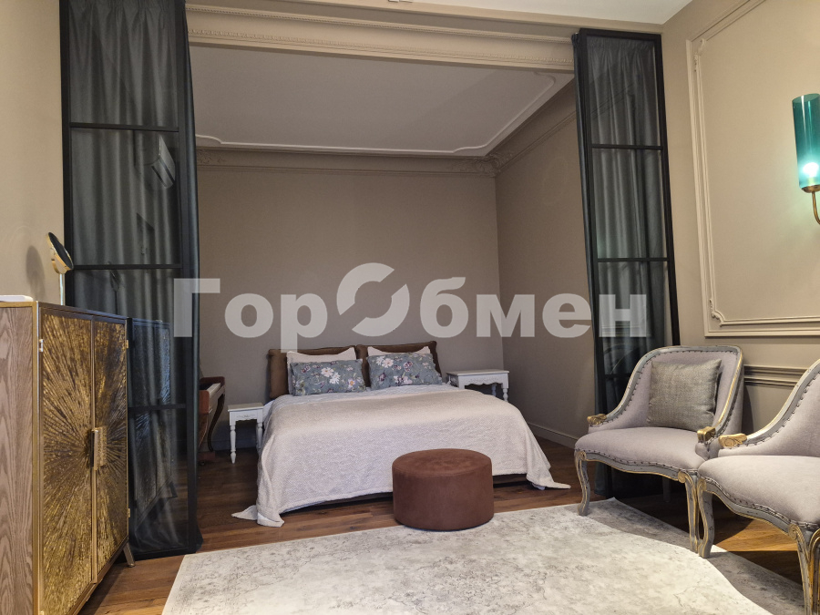 Продажа 2-комнатной квартиры, Москва, Россия,   Кутузовский проспект