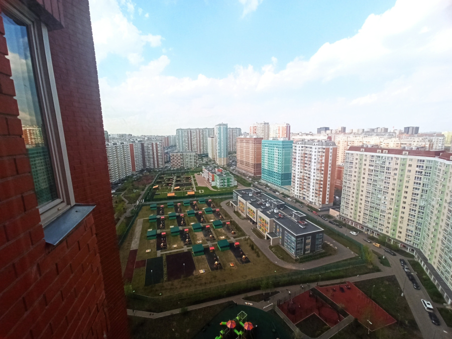 Продажа 3-комнатной квартиры, Москва, Россия,    улица Вертолётчиков