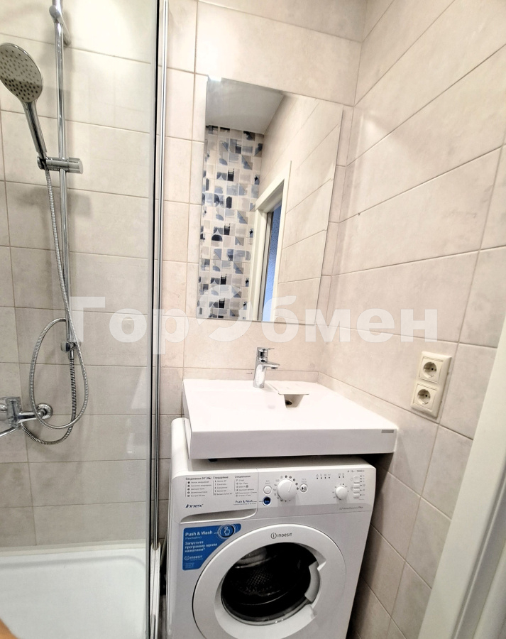 Аренда 2-комнатной квартиры, Москва, Россия,   Васильевская улица