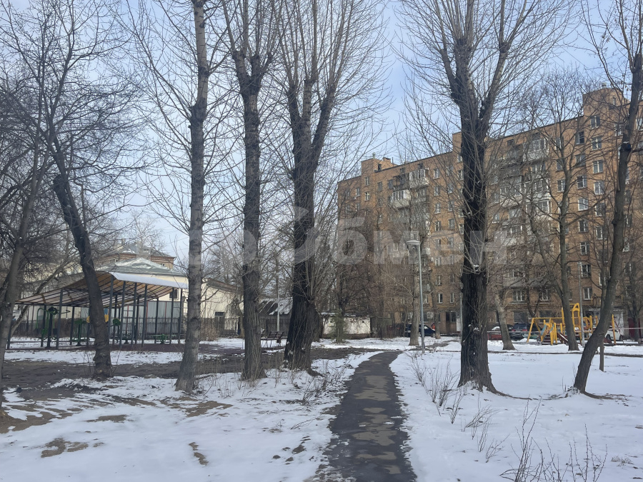 Продажа 2-комнатной квартиры, Москва, Россия,   улица Коминтерна