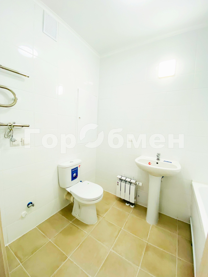 Продажа 3-комнатной квартиры, Москва, Россия,   улица Генерала Глаголева