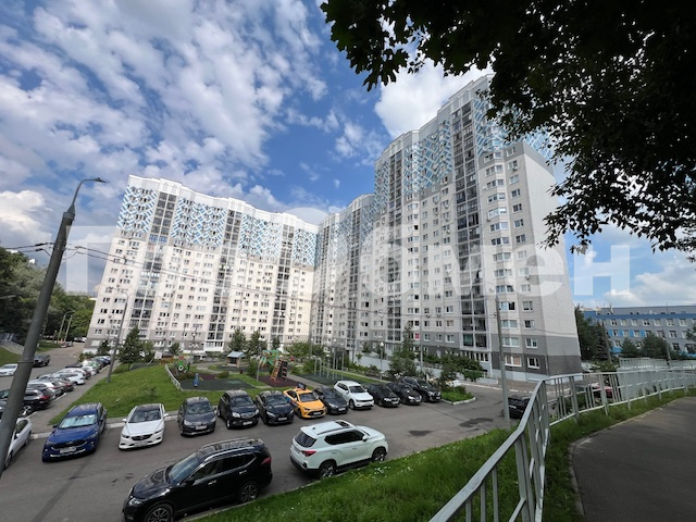 Продажа 2-комнатной квартиры, Москва, Россия,    улица Бутлерова