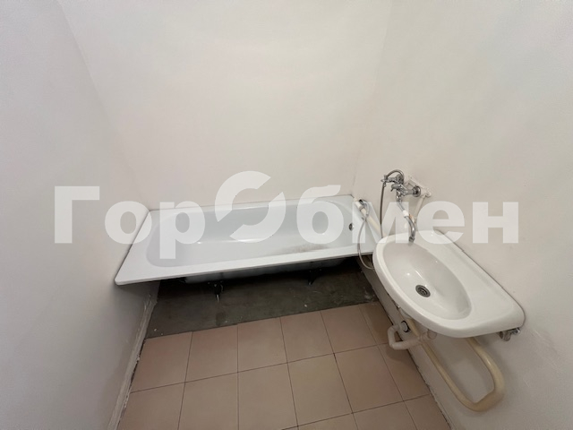 Продажа 2-комнатной квартиры, Москва, Россия,    улица Бутлерова