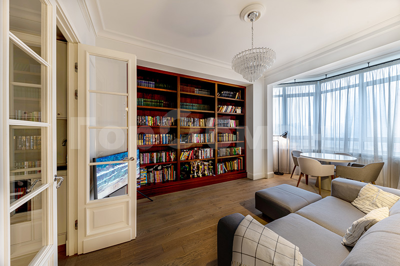 Продажа 3-комнатной квартиры, Москва, Россия,    Минская улица