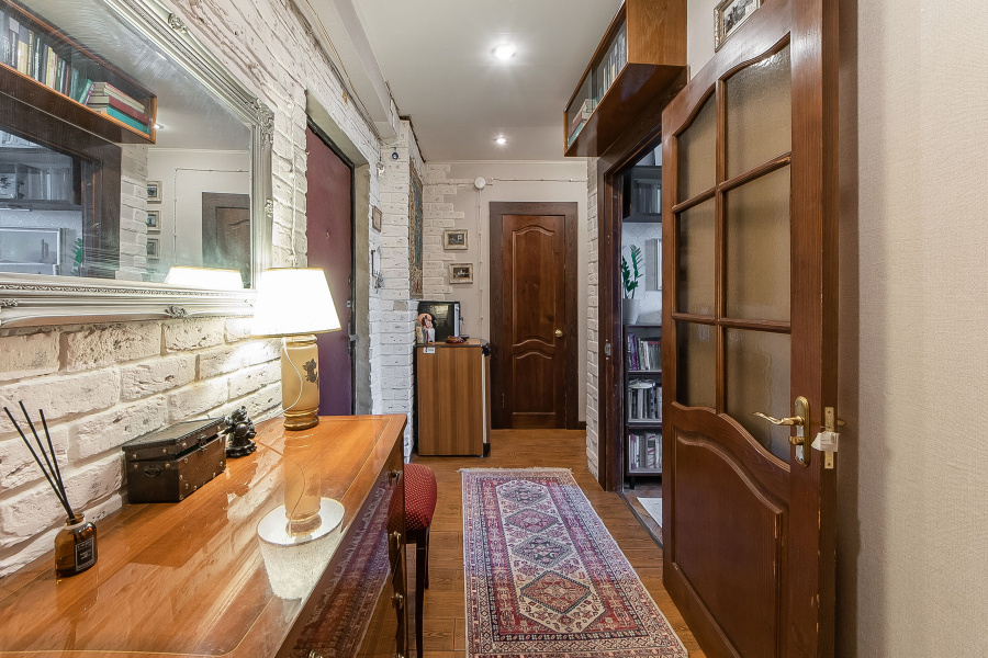 Продажа 2-комнатной квартиры, Москва, Россия,    Ленинский проспект