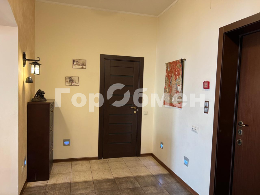 Продажа 3-комнатной квартиры, Москва, Россия,   улица Пырьева