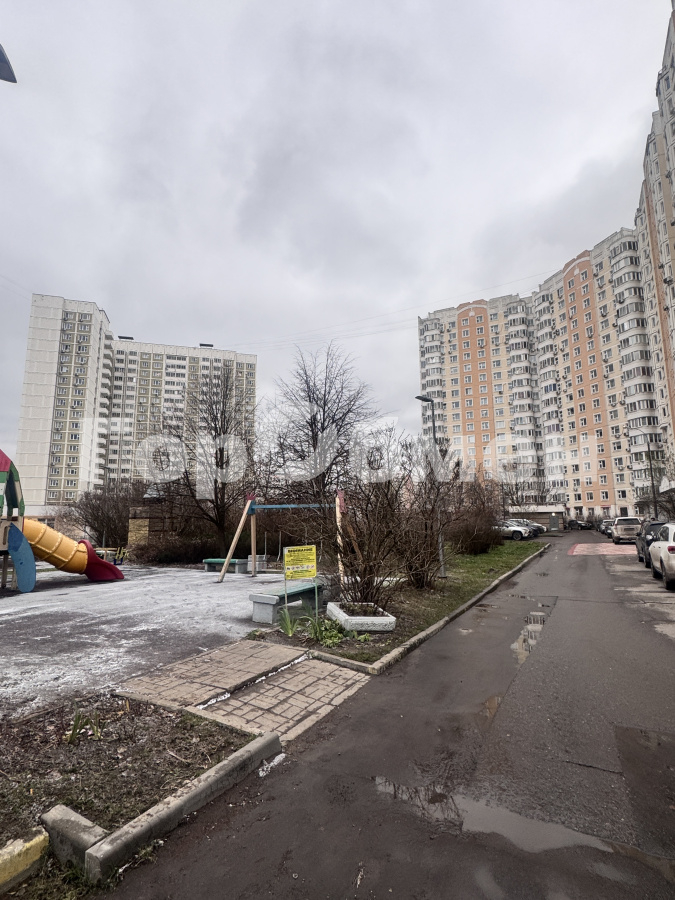 Продажа 2-комнатной квартиры, Москва, Россия,   Лукинская улица