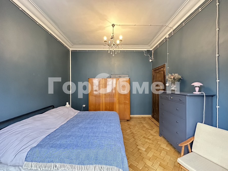 Продажа 3-комнатной квартиры, Москва, Россия,    Карманицкий переулок