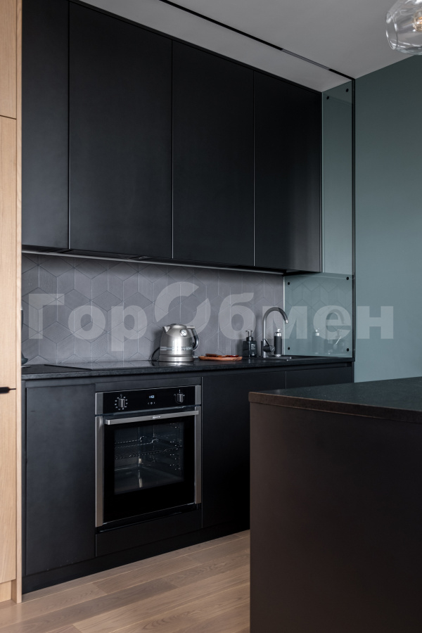 Продажа 2-комнатной квартиры, Москва, Россия,    Басманный переулок