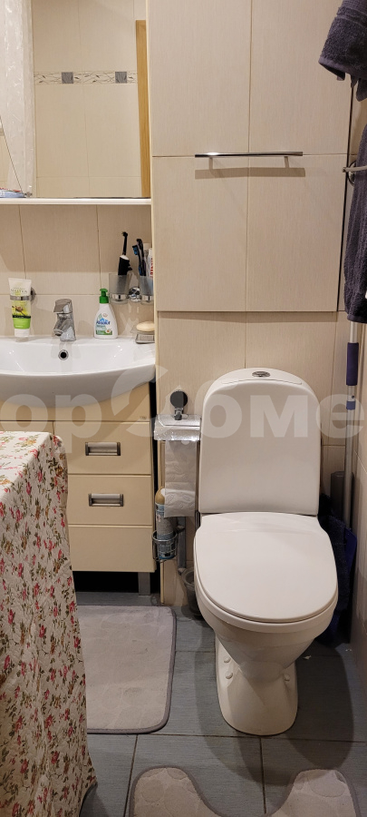 Продажа 3-комнатной квартиры, Москва, Россия,    Аминьевское шоссе