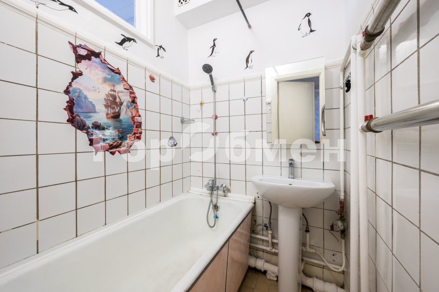 Продажа 2-комнатной квартиры, Москва, Россия,   улица Касаткина