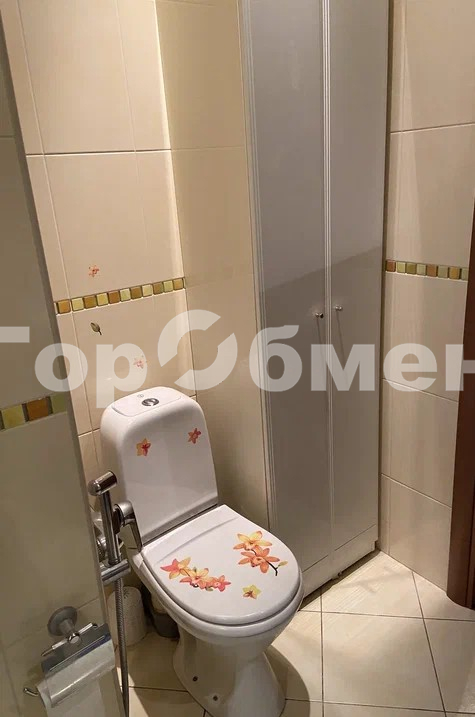 Продажа 2-комнатной квартиры, Москва, Россия,    Мантулинская улица