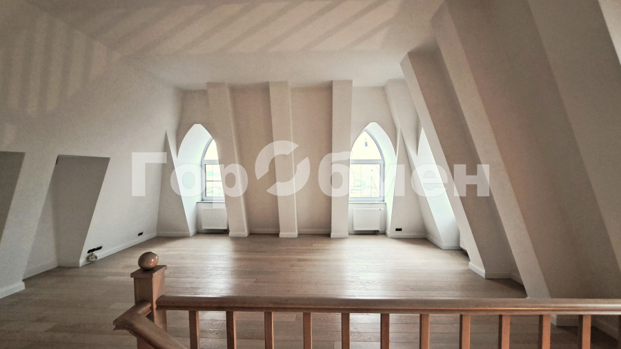 Продажа 4-комнатной квартиры, Москва, Россия,   1-я Мясниковская улица