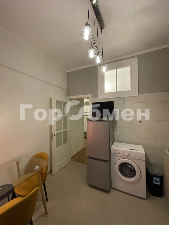 Аренда 2-комнатной квартиры, Москва, Россия,   Студенческая улица