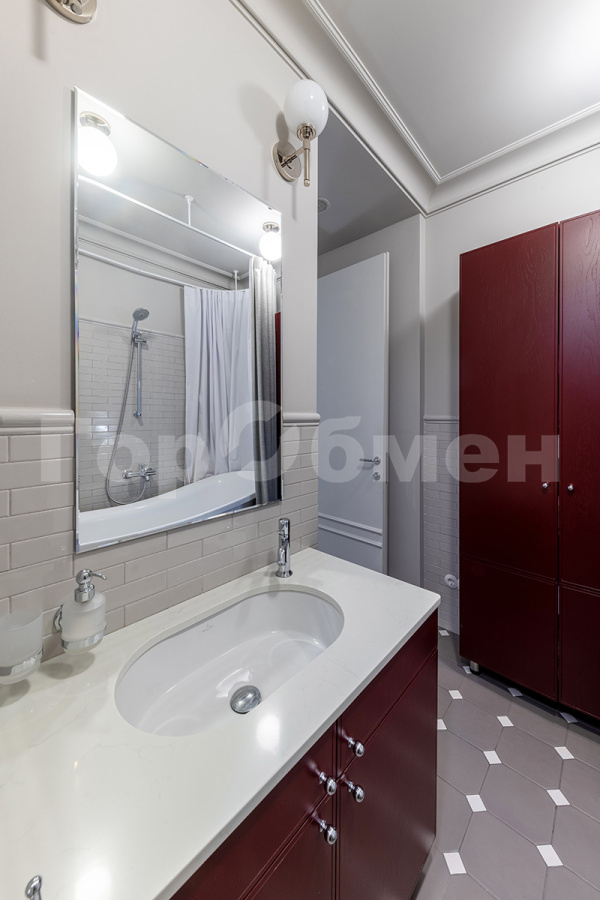 Продажа 3-комнатной квартиры, Москва, Россия,    Минская улица