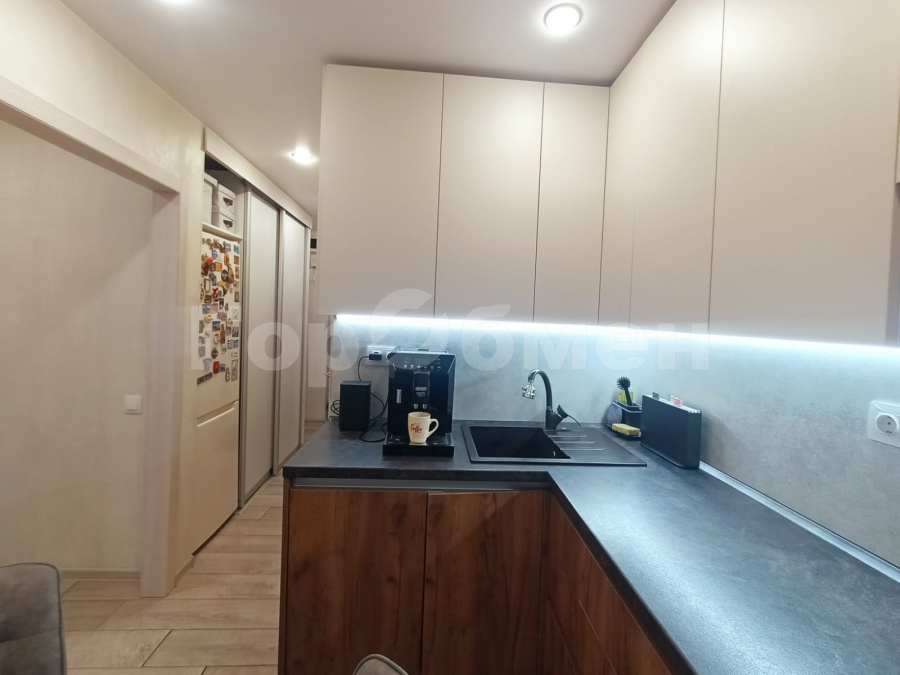 Продажа 2-комнатной квартиры, Москва, Россия,   улица Искры