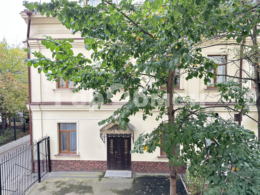 Продажа 3-комнатной квартиры, Москва, Россия,    Карманицкий переулок