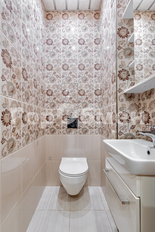 Продажа 2-комнатной квартиры, Москва, Россия,   Михневская улица