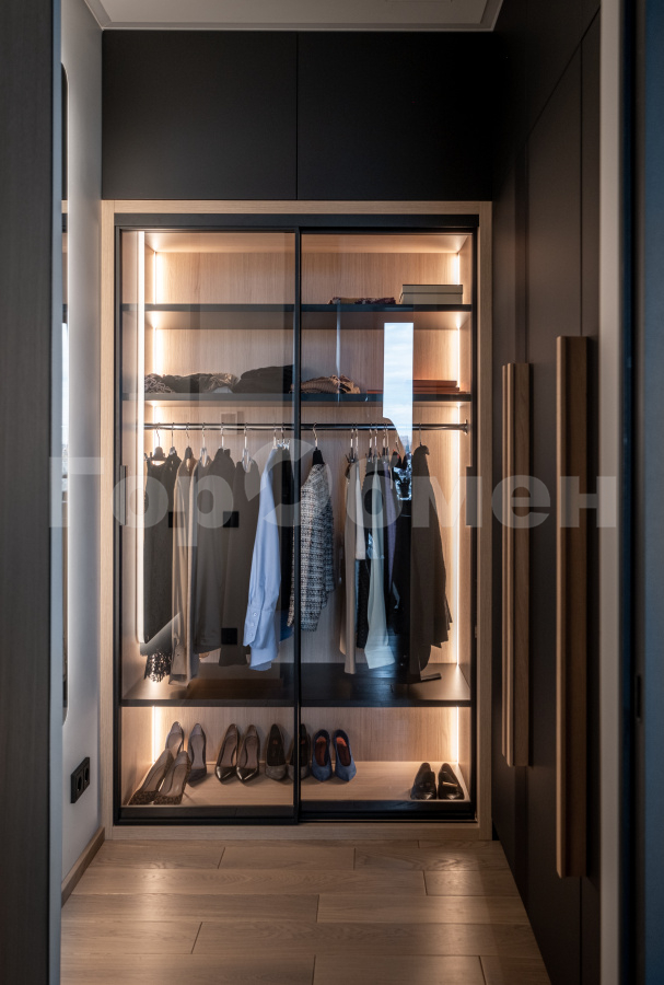 Продажа 2-комнатной квартиры, Москва, Россия,    Басманный переулок