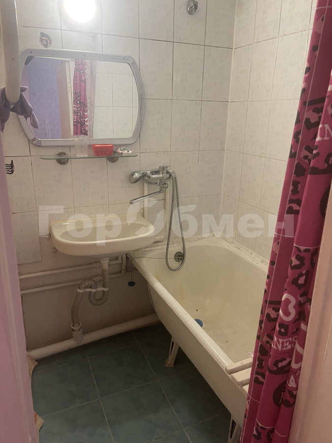 Продажа 2-комнатной квартиры, Москва, Россия,   улица Коминтерна