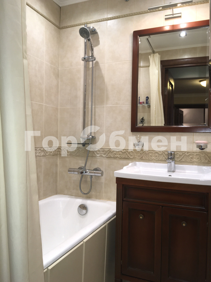 Аренда 2-комнатной квартиры, Москва, Россия,   Новочеркасский бульвар