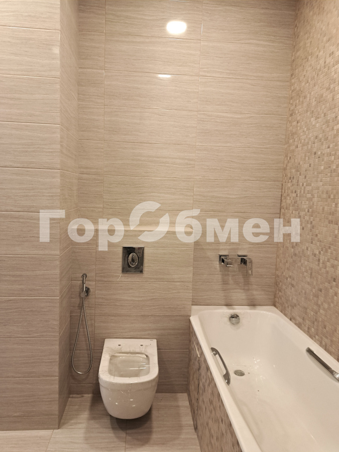 Продажа 4-комнатной квартиры, Москва, Россия,   1-я Мясниковская улица