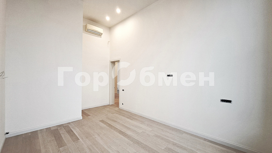 Продажа 4-комнатной квартиры, Москва, Россия,   1-я Мясниковская улица