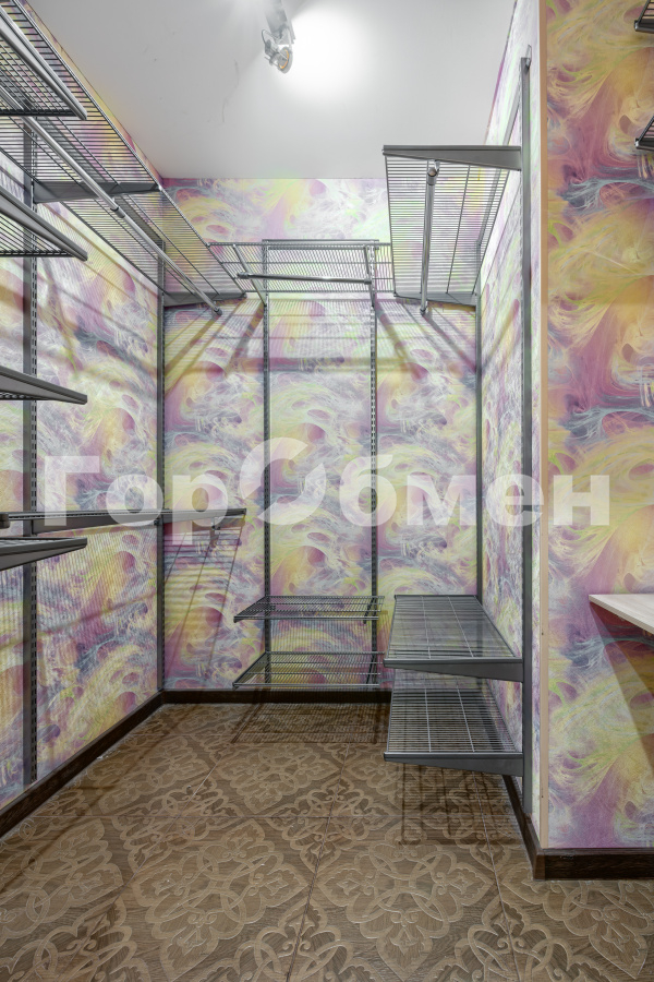 Продажа 2-комнатной квартиры, Москва, Россия,   Михневская улица