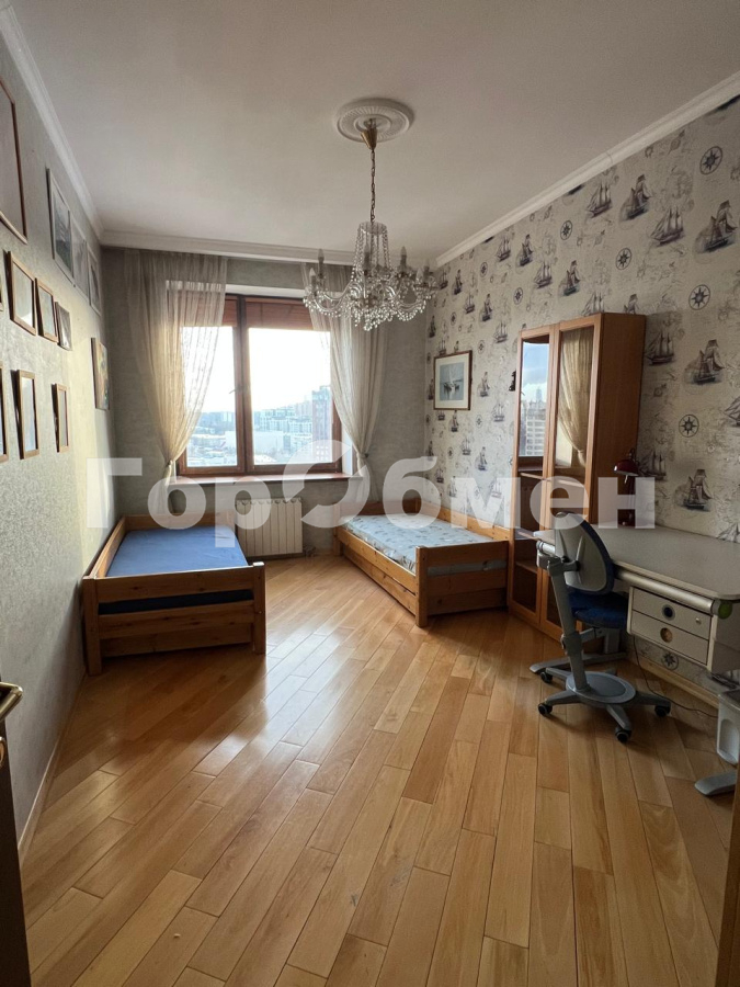 Продажа 3-комнатной квартиры, Москва, Россия,   улица Пырьева