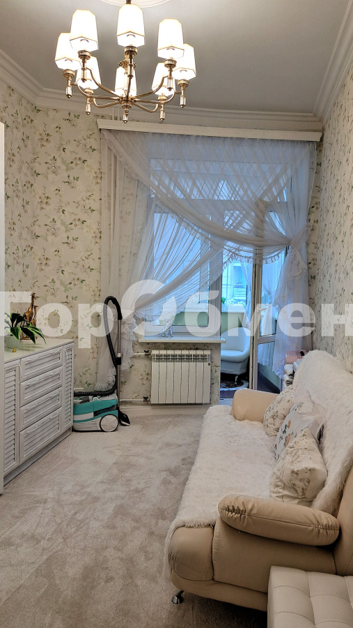 Продажа 3-комнатной квартиры, Москва, Россия,   1-я Владимирская улица