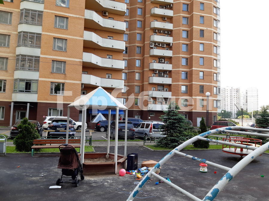 Аренда 3-комнатной квартиры, Москва, Россия,   улица Раменки