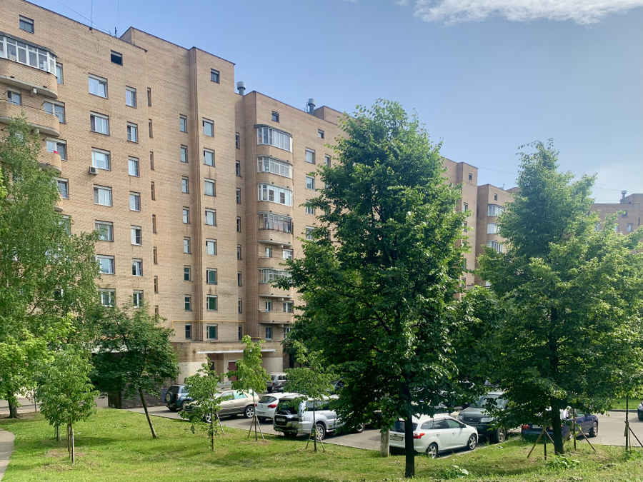 Продажа 3-комнатной квартиры, Москва, Россия,    Карельский бульвар