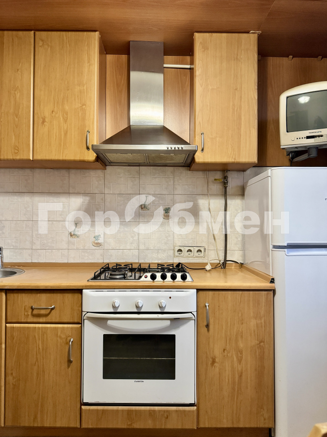 Продажа 2-комнатной квартиры, Москва, Россия,   улица Ремизова