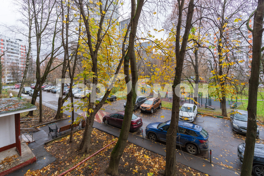 Продажа 3-комнатной квартиры, Москва, Россия,   Винницкая улица