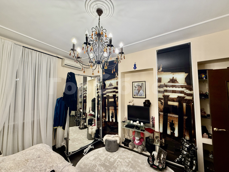 Продажа 2-комнатной квартиры, Москва, Россия,    Кутузовский проспект