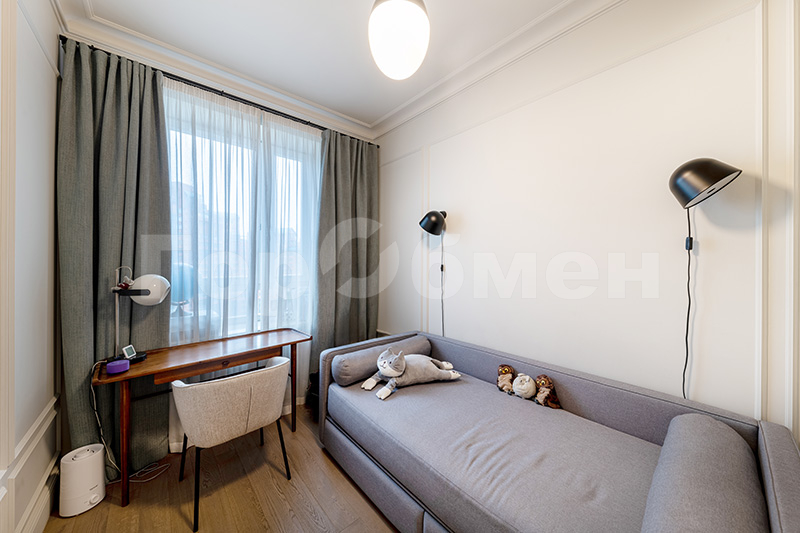 Продажа 3-комнатной квартиры, Москва, Россия,    Минская улица