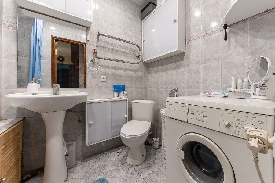 Продажа 2-комнатной квартиры, Москва, Россия,    Ленинский проспект