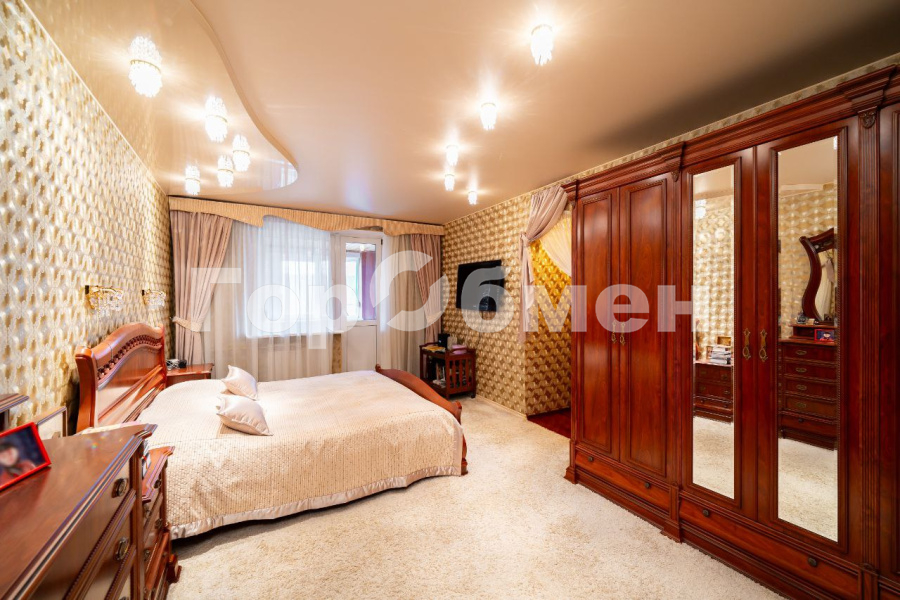 Продажа 4-комнатной квартиры, Королев, Россия,    микрорайон Юбилейный