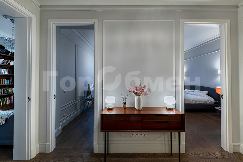 Продажа 3-комнатной квартиры, Москва, Россия,    Минская улица