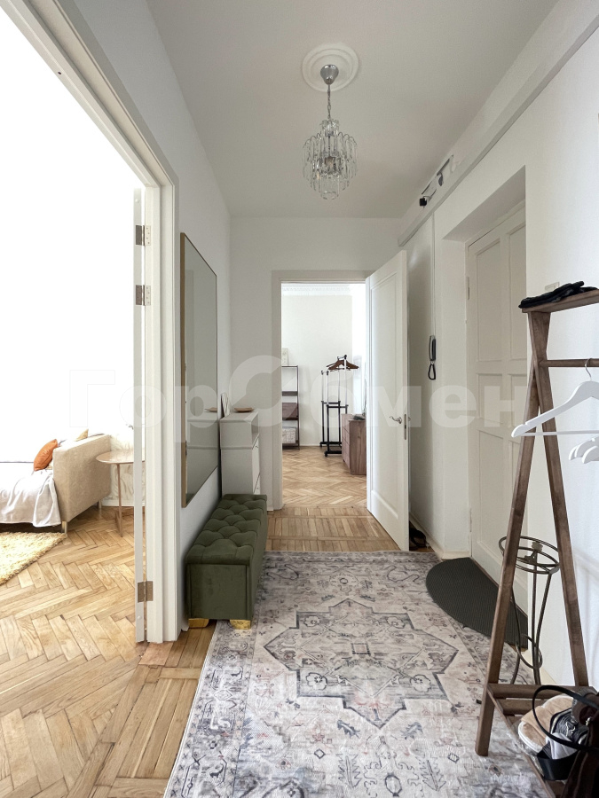 Аренда 2-комнатной квартиры, Москва, Россия,   Студенческая улица