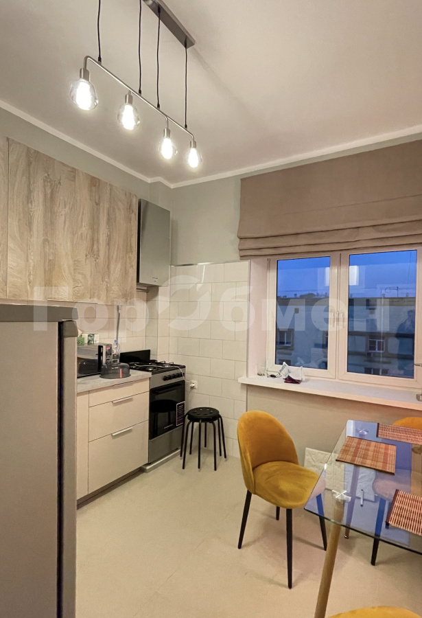 Аренда 2-комнатной квартиры, Москва, Россия,   Студенческая улица