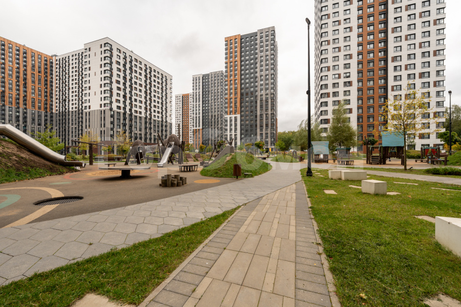 Продажа 4-комнатной квартиры, Московский, Россия,   Новомосковский административный округ