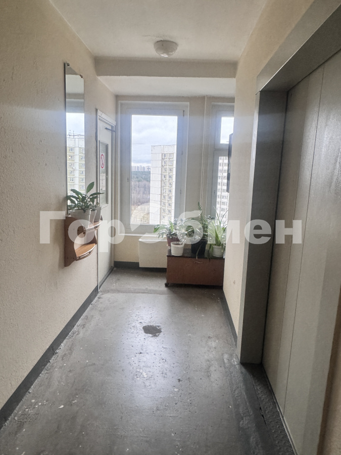 Продажа 2-комнатной квартиры, Москва, Россия,   Лукинская улица