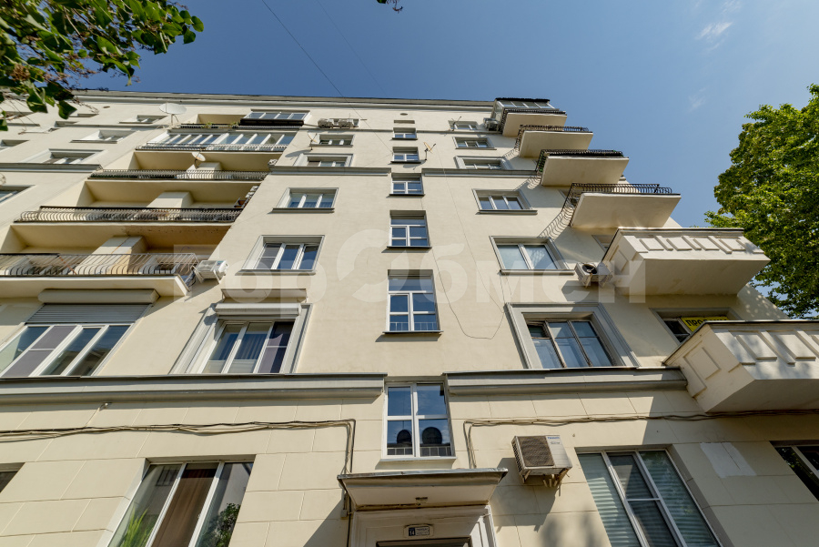 Продажа 4-комнатной квартиры, Москва, Россия,    Кропоткинский переулок