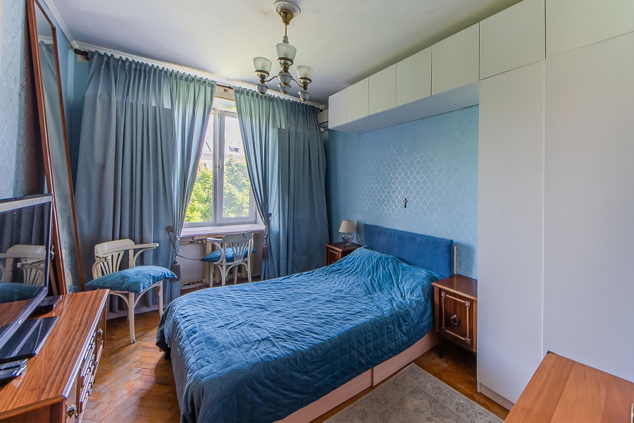 Продажа 2-комнатной квартиры, Москва, Россия,    Ленинский проспект